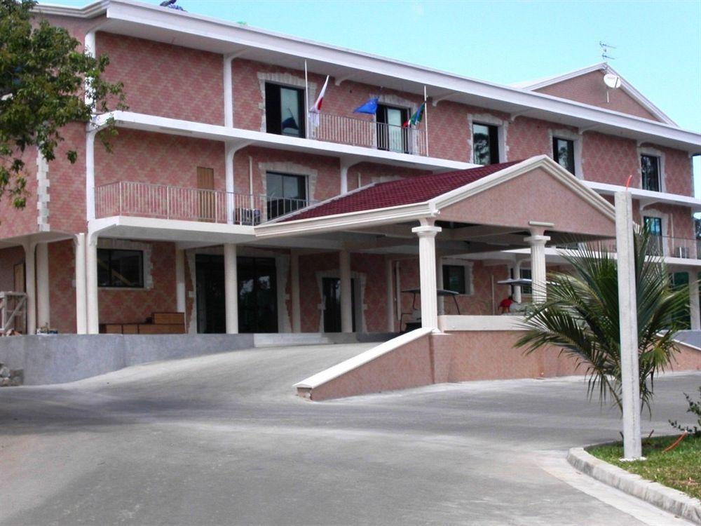 Sunny Golf Hotel Toamasina Exterior photo